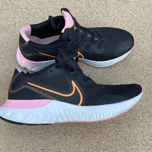 Nike Black Women’s Tennis Shoes /Size:9.5